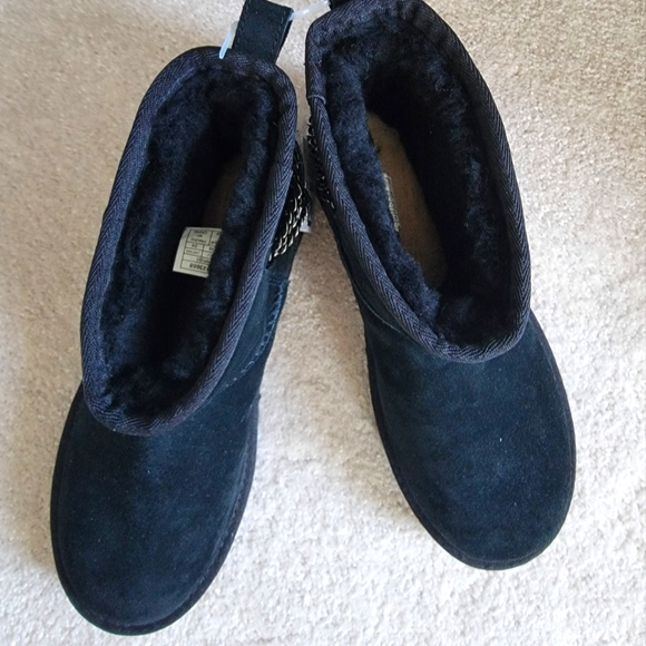 NEW! UGG Classic mini chains boot S/N 1123668 Size 7 women - Picture 5 of 7